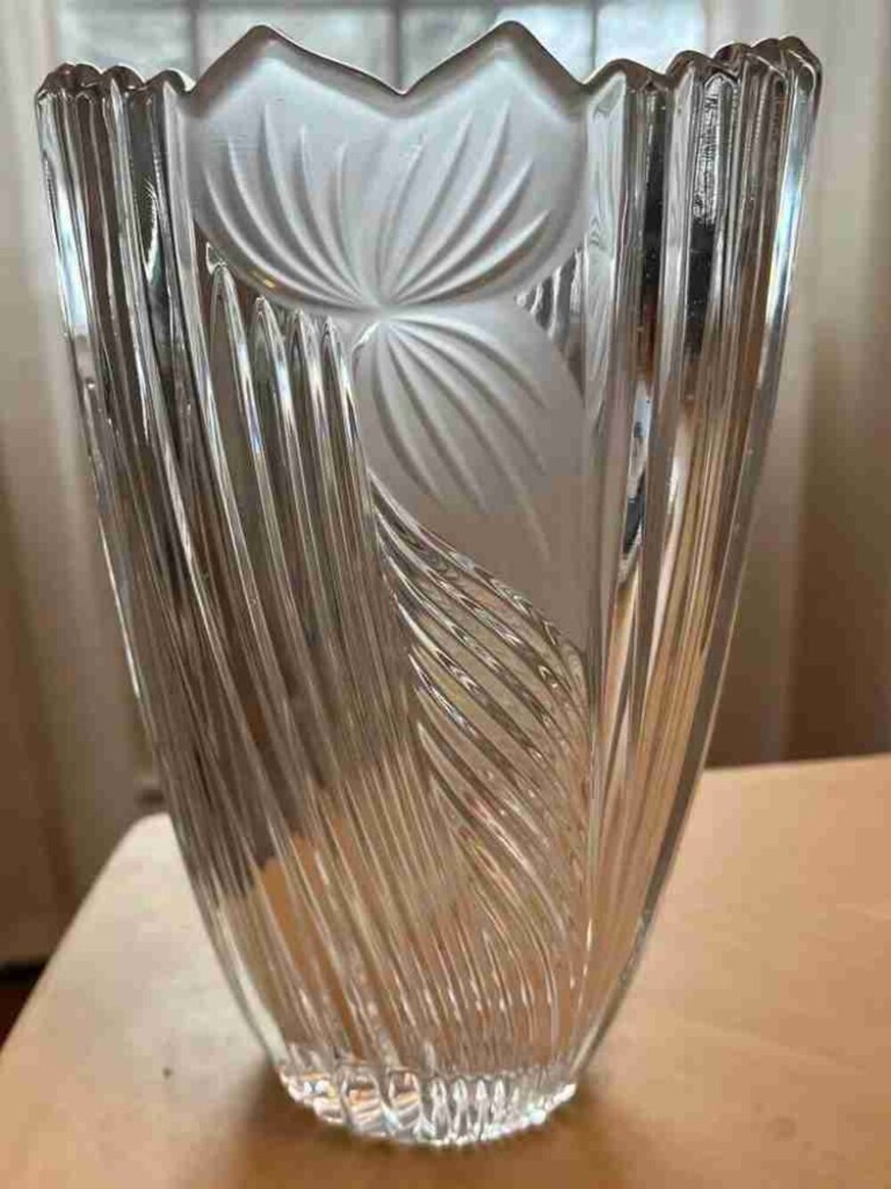 VTG Anna Hutte Bleikristall clear cut 24% lead crystal vase frosted iris design